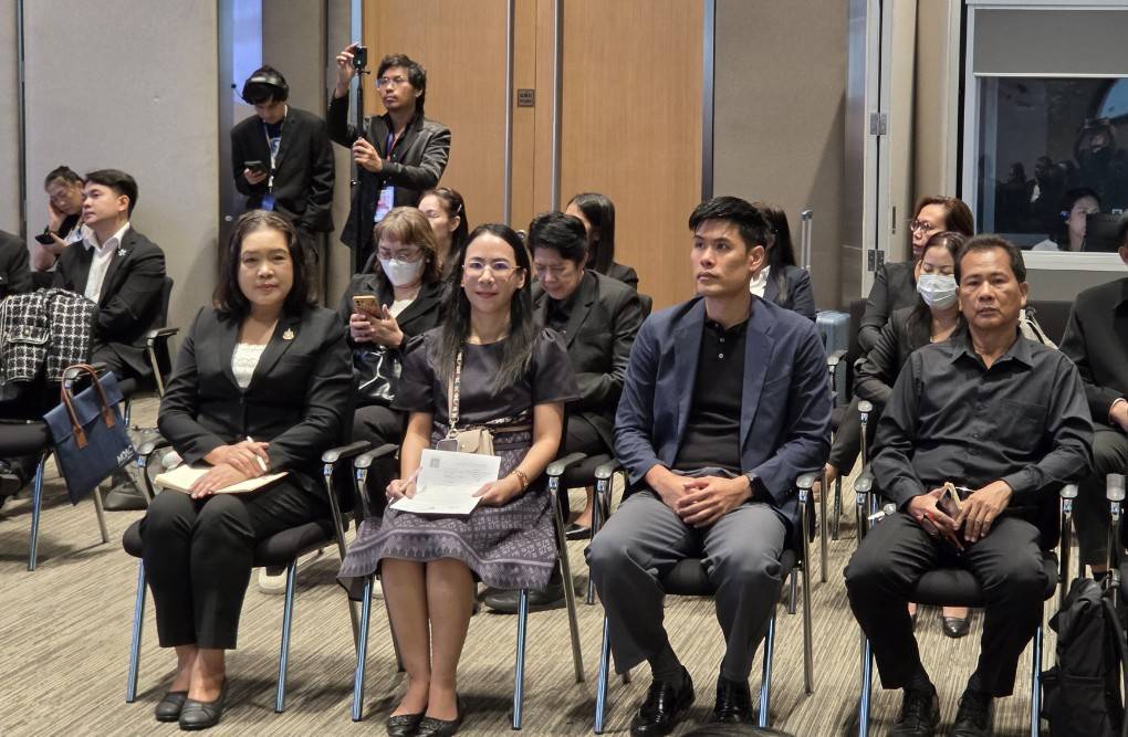 title - ผู้ตรวจราชการกรม ส.ป.ก. ร่วมการประชุมโต๊ะกลมเชิงนโยบาย 